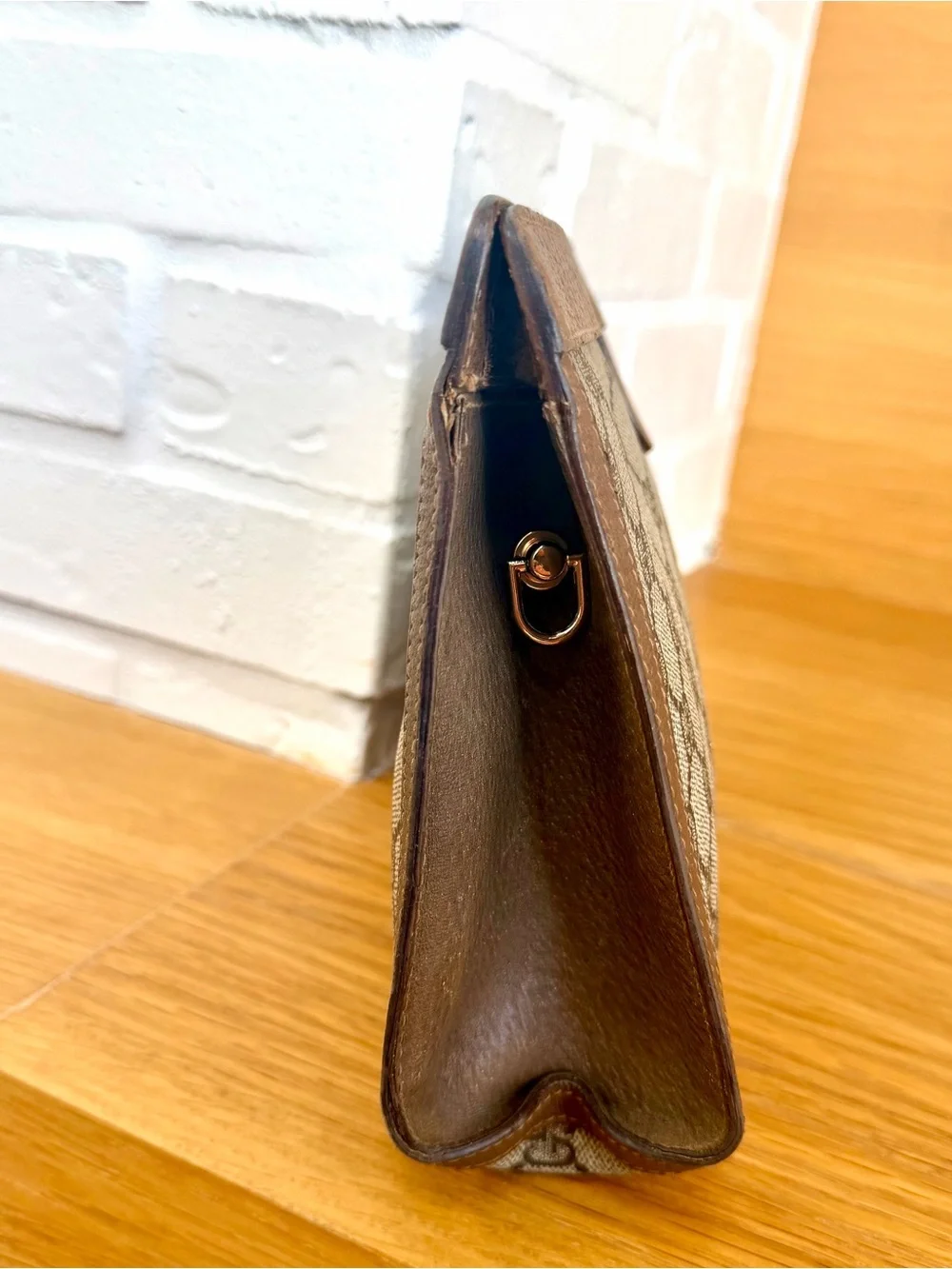 Gucci Authentic Vintage Monogram Sherry Line Clutch / Crossbody Bag
